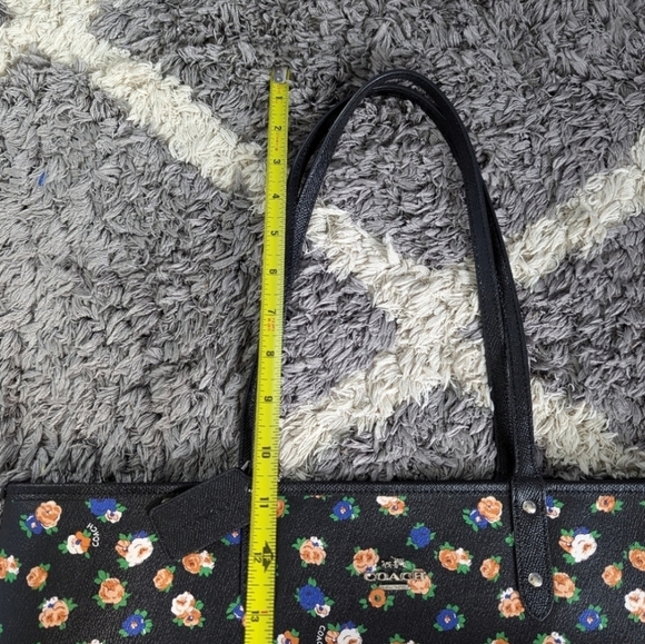 Coach F57668 Reversible City Tote in Tea Rose Floral and Black Multi Color - Picture 13 of 13